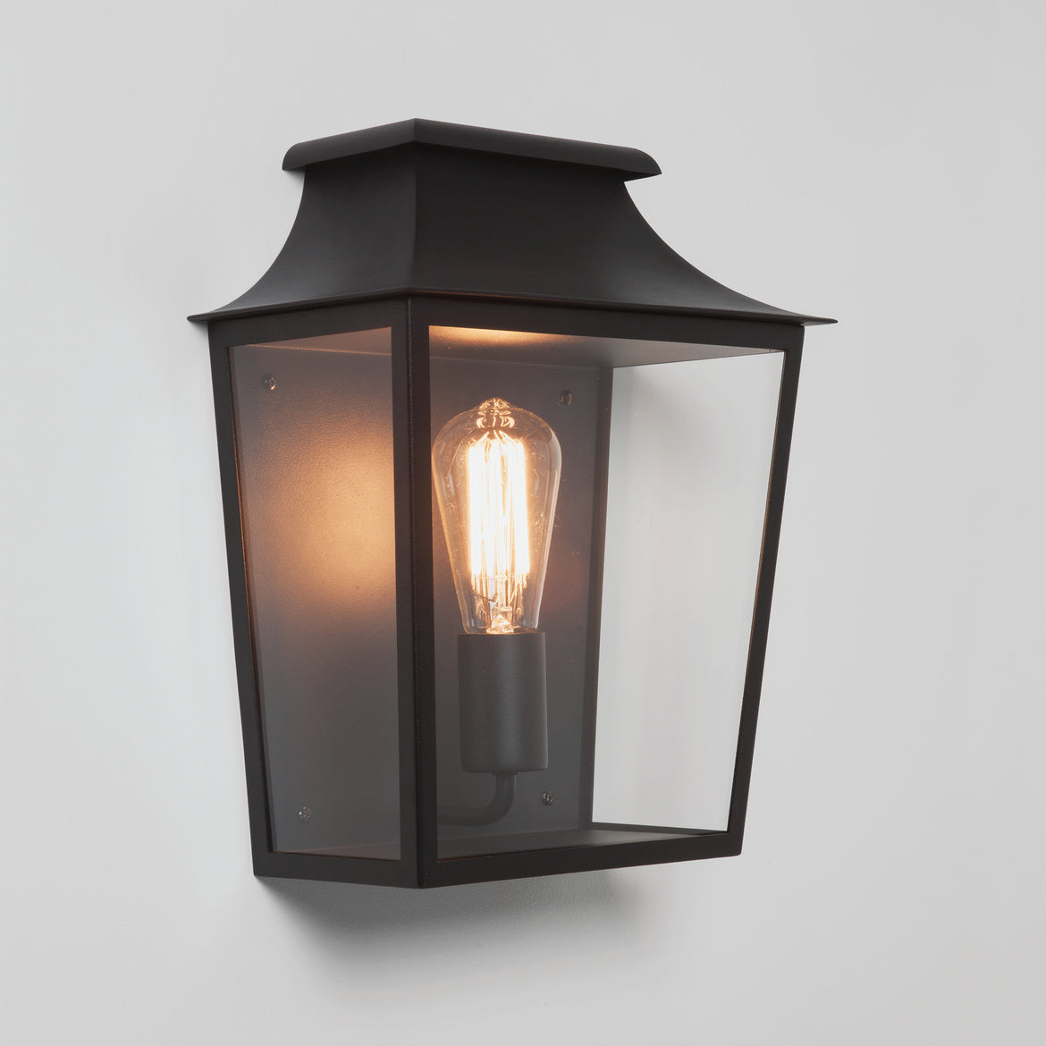 Richmond Wall Light with Flush Mount, E27, IP44