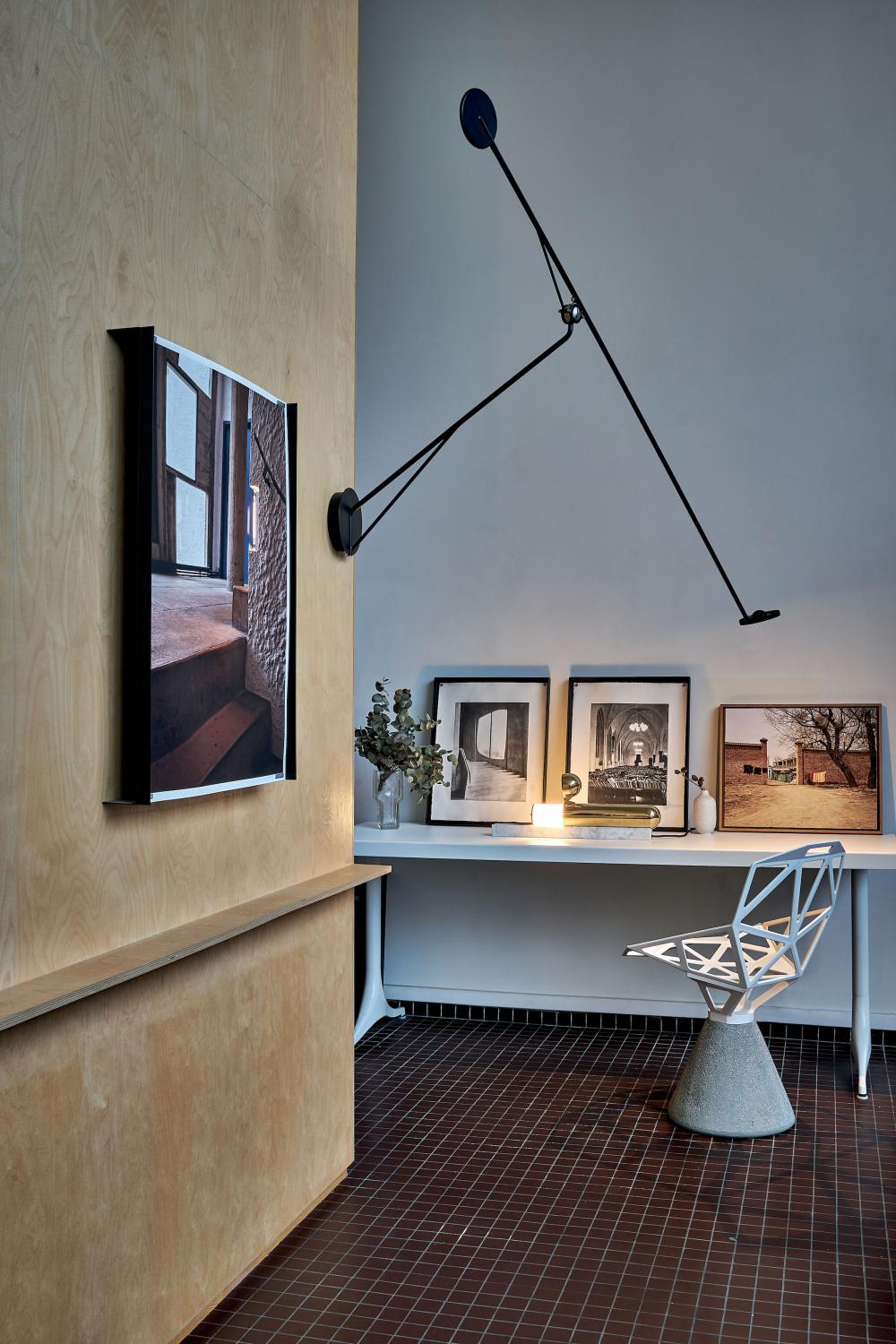 Aaro Adjustable Reading Wall, Black, LED, Touch Dim or Triac Dim, IP20