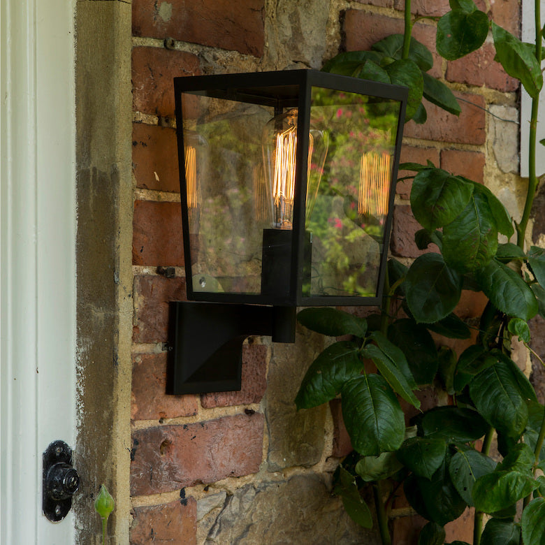 Farringdon Wall Light, E27, IP44