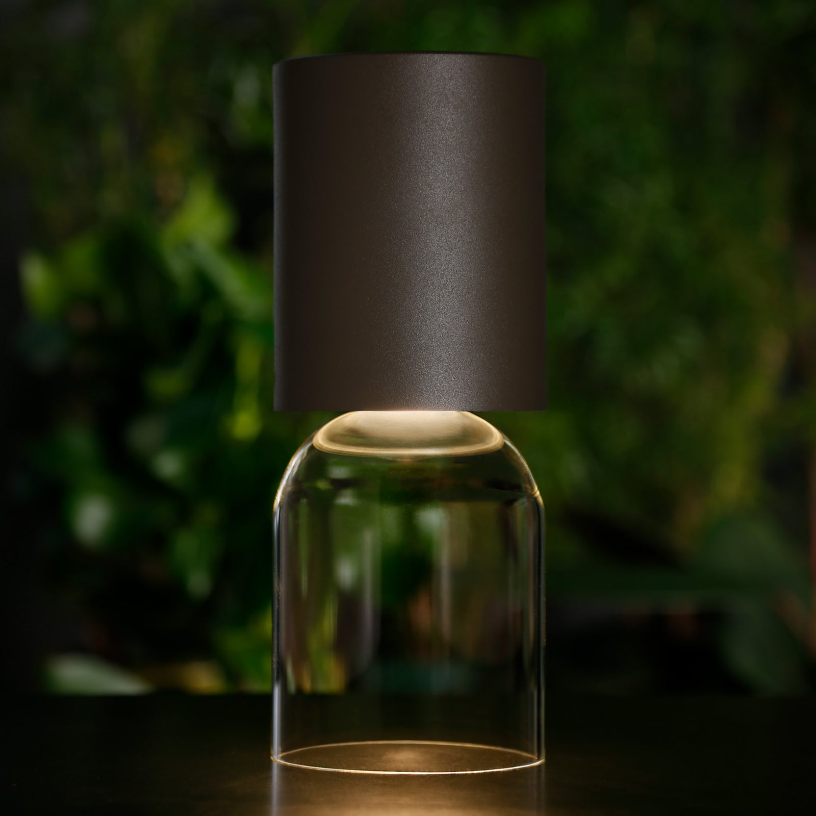 Nui Mini Wireless Table, Sand Shade, LED, Touch Dim, IP54