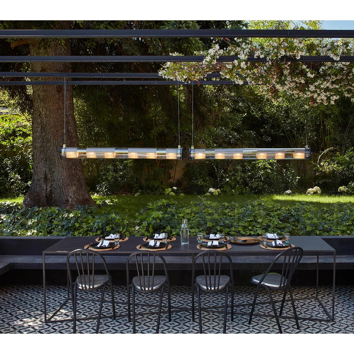 Tube Bulb Pendant, Linear Horizontal, 37 cm, Silver Reflector No Mesh, E14, IP64