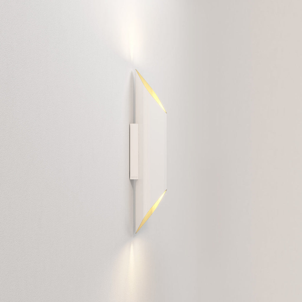 Ako Wall Light, White and Gold, LED, Phase Dim, IP20