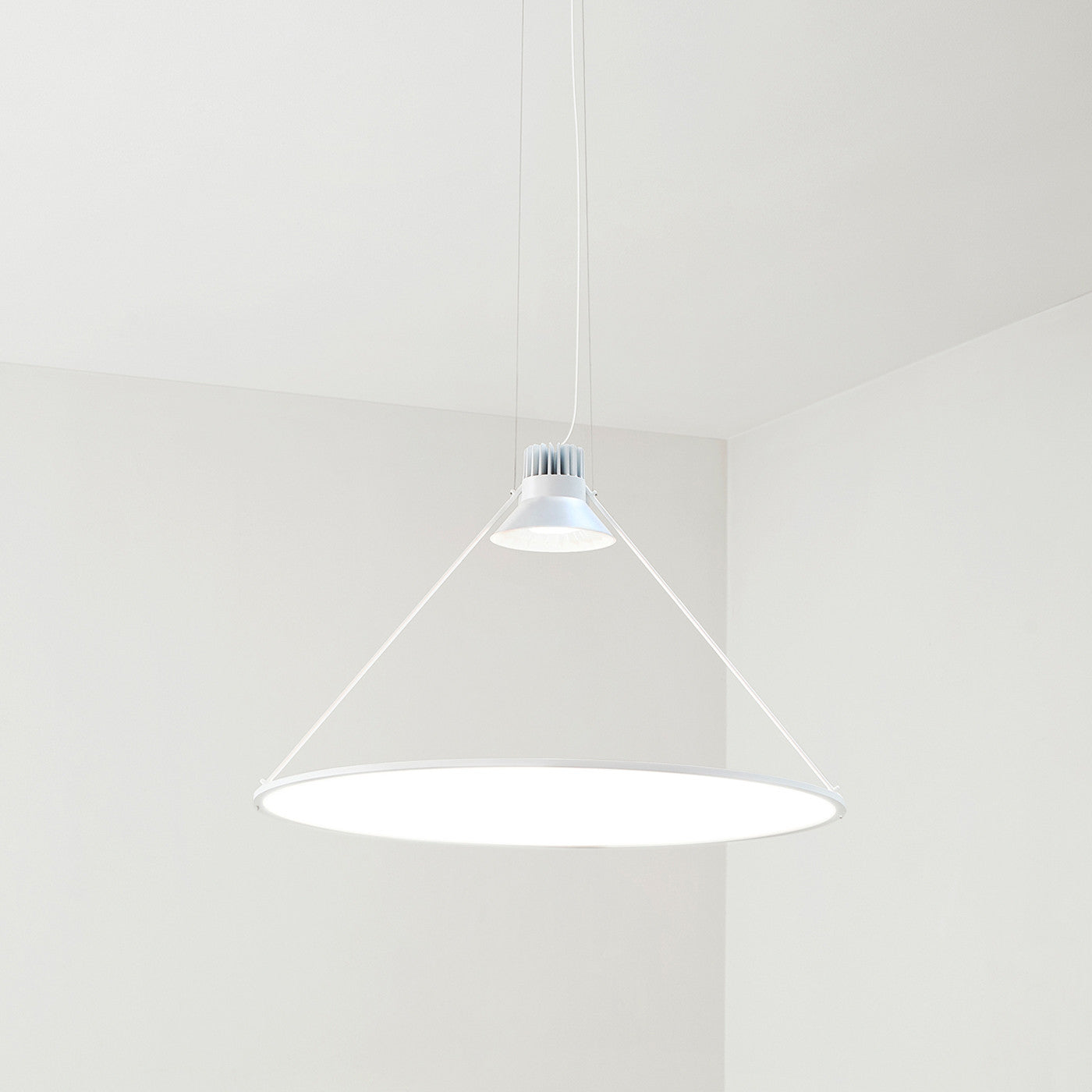 Amisol Pendant, White Stretch Reflector, 75 cm, LED, Push/DALI Dim, IP20