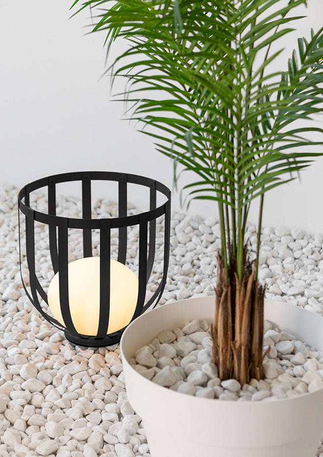Bols outdoor floor lamp short in black finish with palm tree