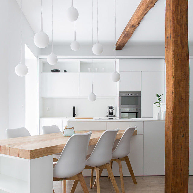 Castore Cluster over White Kitchen Island Diner
