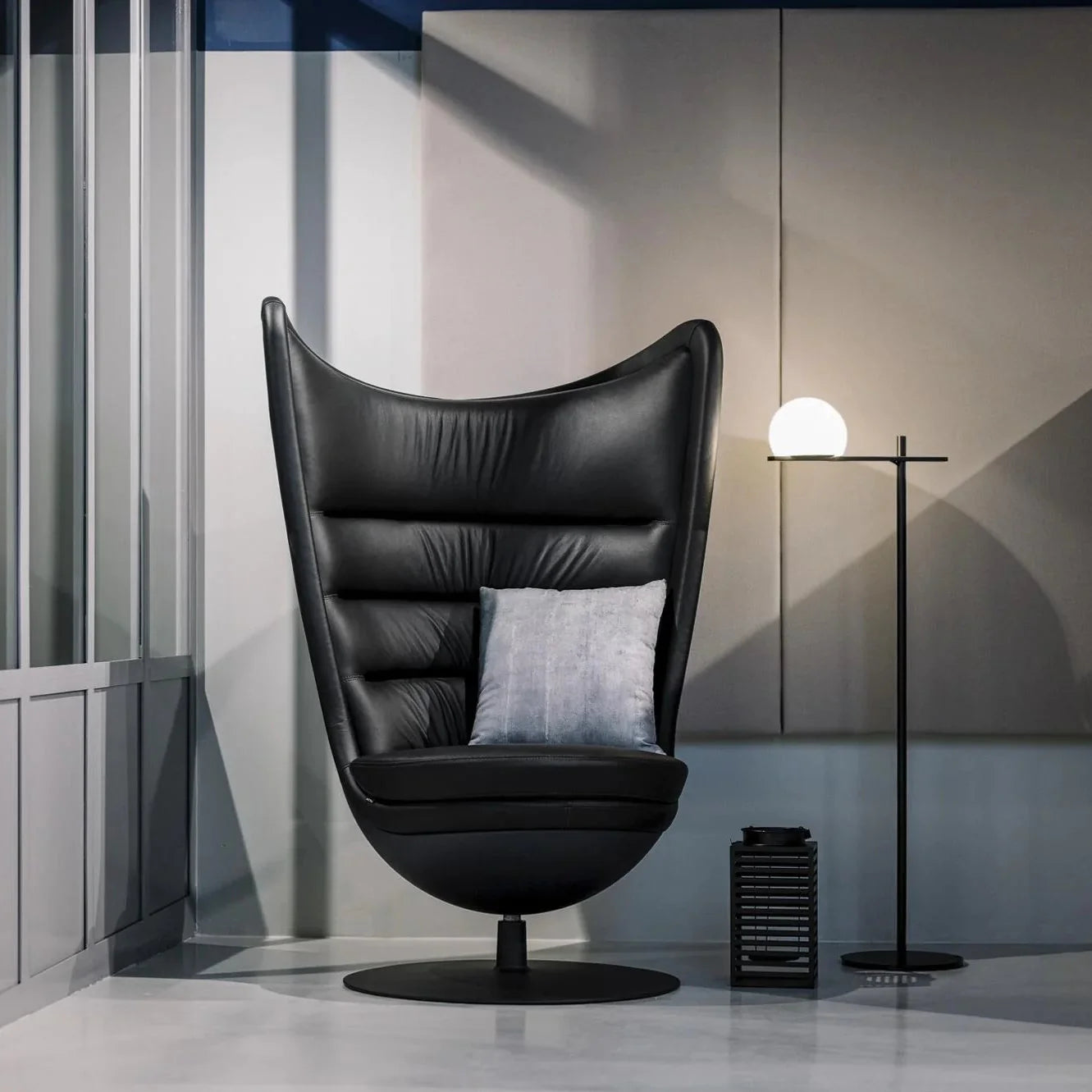 Circ Floor Lamp, Poly Shade with Rust Body, LED, IP55