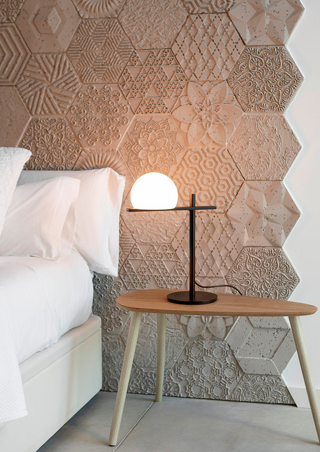 Circ Table Lamp, Glass Shade with Black Body, LED, IP20