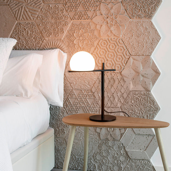 Circ Table Lamp, Glass Shade with Black Body, LED, IP20