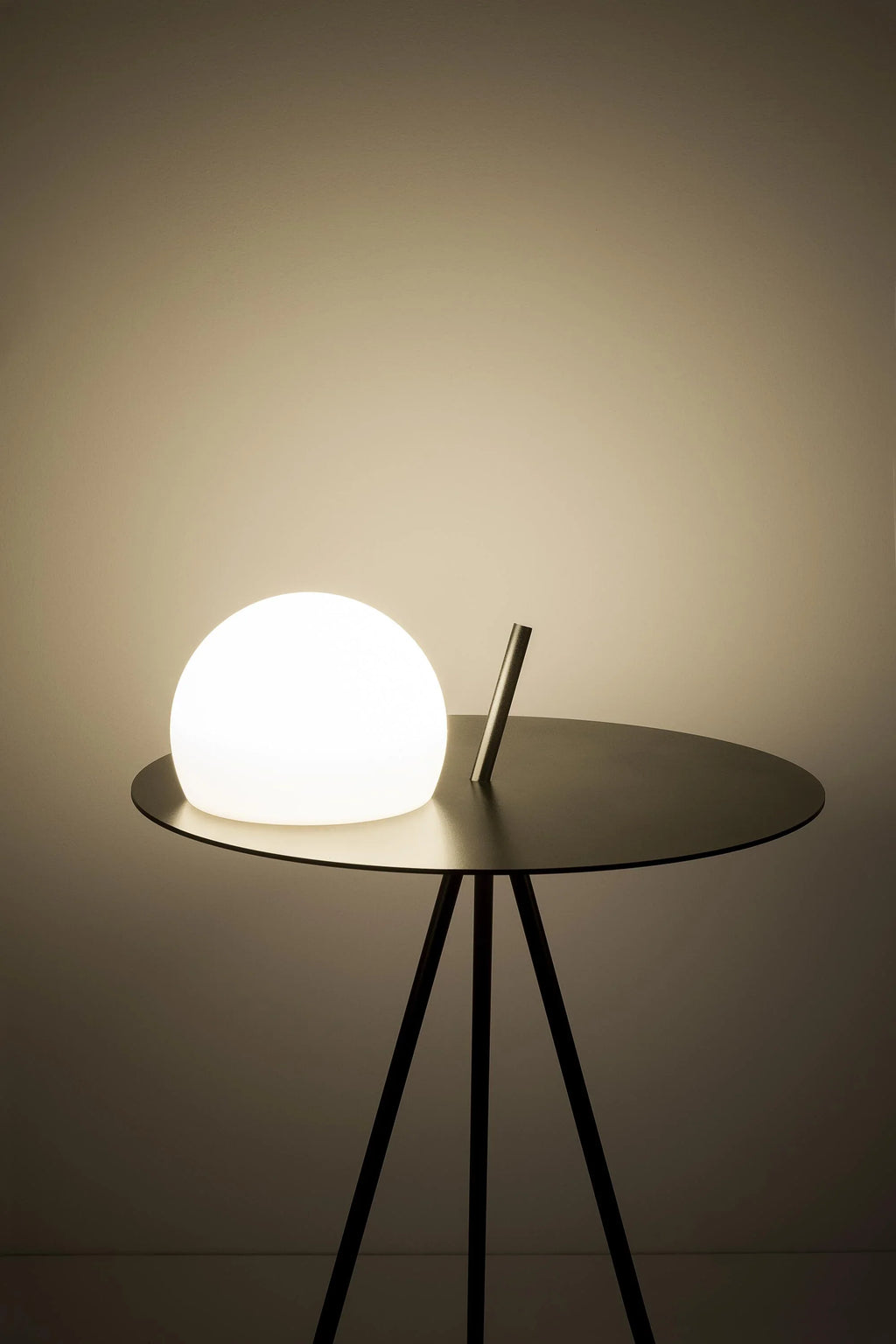 Circ Table with Built-In Light, Glass Shade, LED, IP20