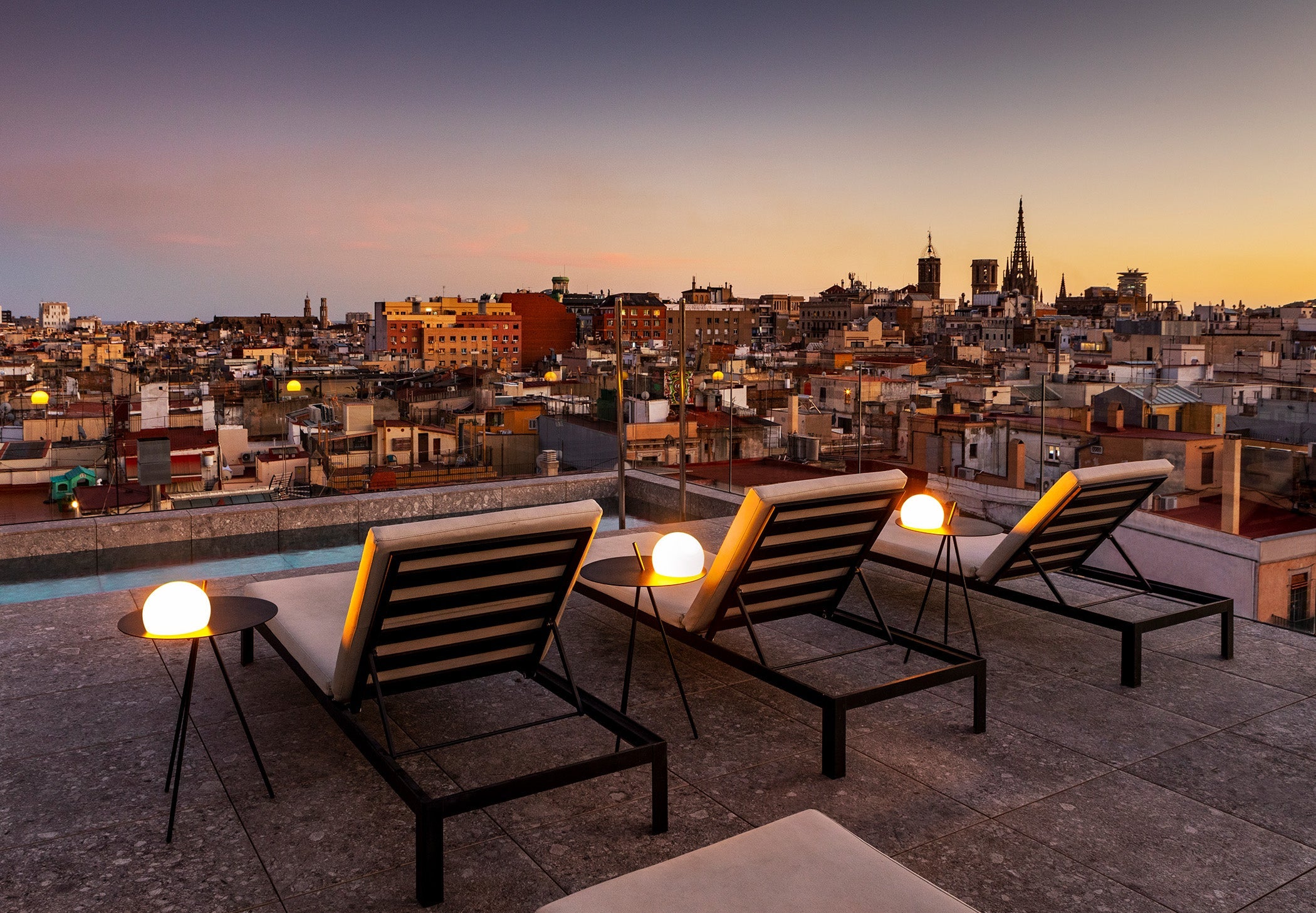 Circ Table with Built-In Light, Glass Shade, LED, IP20