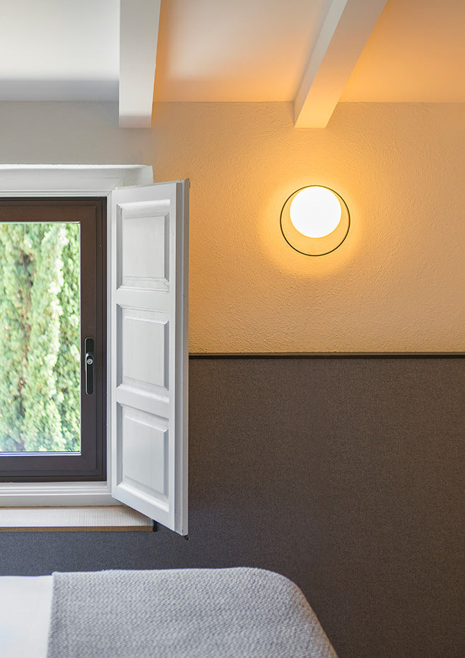 Circ Wall Light, White Glass with Gold Ring, LED, Triac Dim, IP20