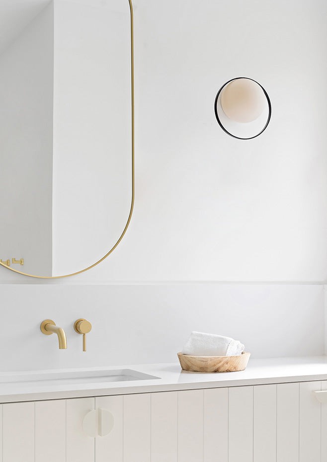 Circ Wall Light, White Poly with Rust Ring, LED, Triac Dim, IP55