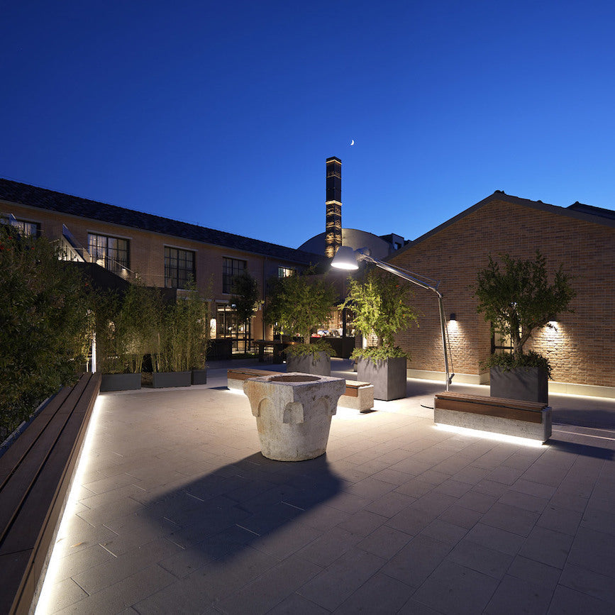 Tolomeo-Mega-Outdoor-LED-Lit-Terrace