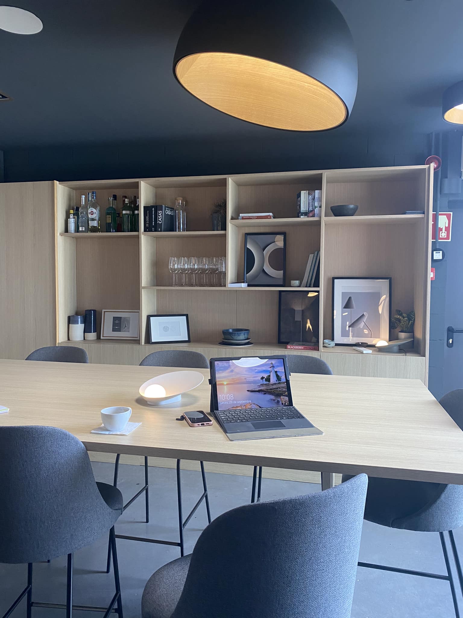 Duo Ceiling, Dome Tilted Small, 35 cm ø, Graphite with Wood Interior, 12W, LED, Dim