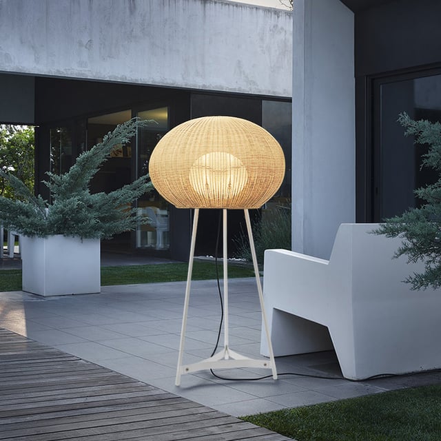 Garota Floor, Tall, Ivory White, E27, Plugs In, IP66