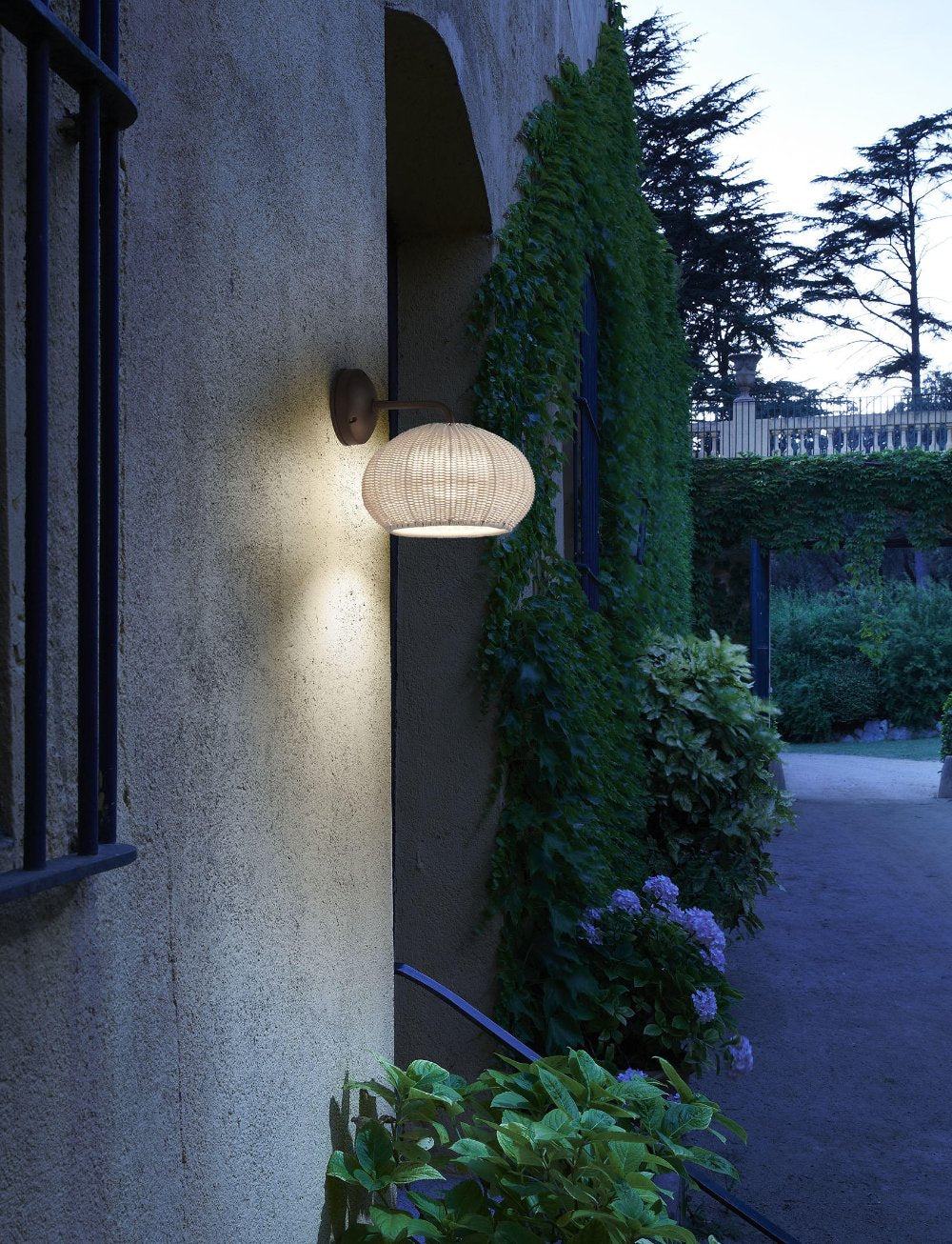 Garota Wall, Ivory White, LED, 8.4W, Triac Dim, IP66