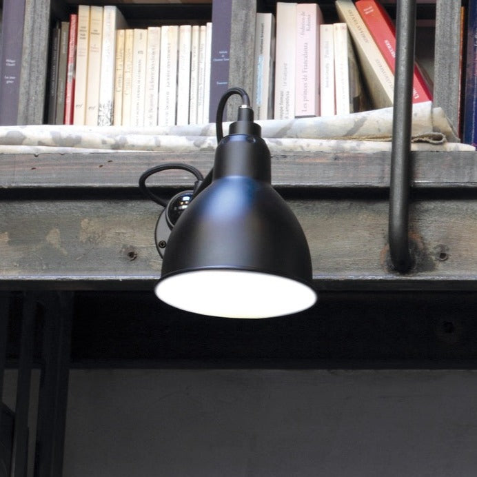 Gras-N304-Wall-Black-on-Bookcase