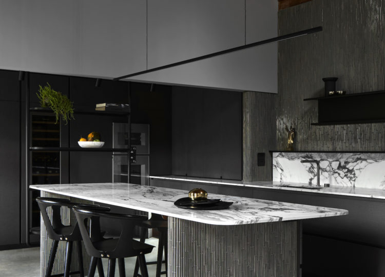 Highline Linear Pendant, Black, LED, Surface Mount, IP20