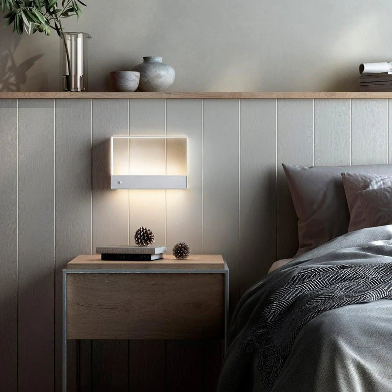 Kira Wall, White, LED, 8.4W, Thumbswitch Dim, IP20