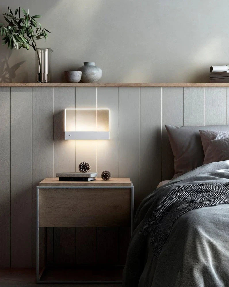 Kira Wall, White, LED, 8.4W, Thumbswitch Dim, IP20