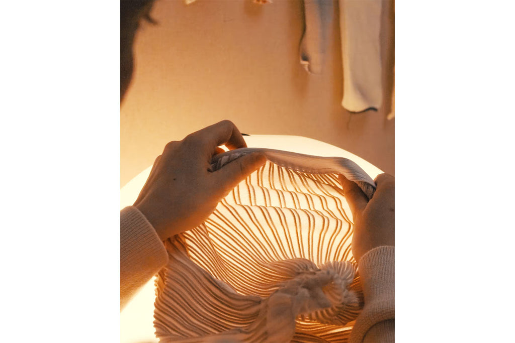 Knit Pendant, Round 45 cm ø, Stretch Knit Material over Polymer Orb, 33.6W, LED, Dim