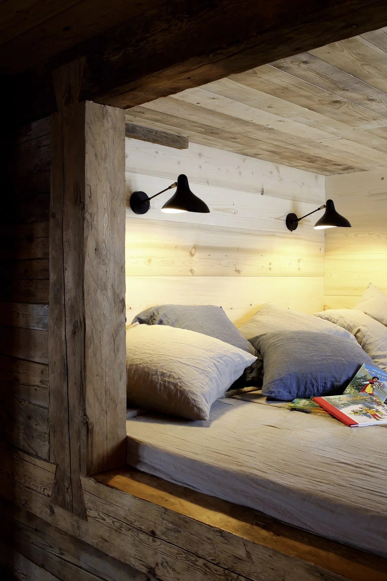 Mantis BS5 Adjustable Standard Wall, Black, E14, IP20