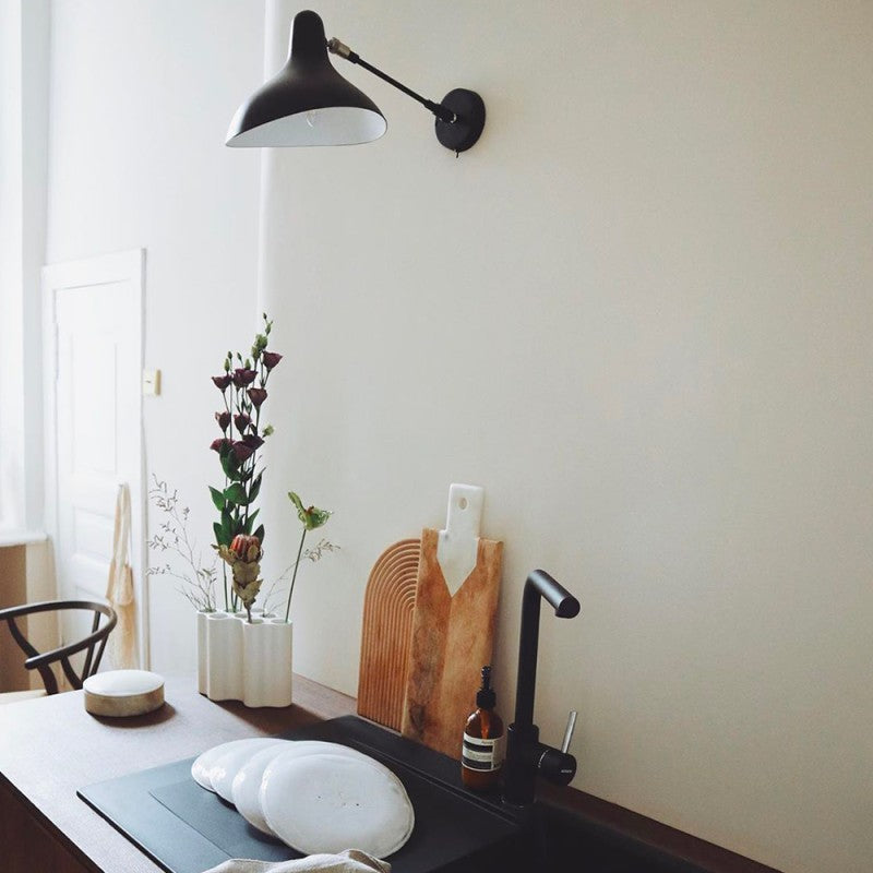 Mantis BS5 Adjustable Standard Wall, Black, Thumbswitch, E14, IP20