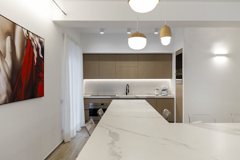 Metro Surface Mounted Silicon LED Strip, 1-10v Dim or On/Off, IP44