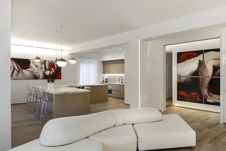 Metro Surface Mounted Metal LED Strip, 1-10v Dim or On/Off