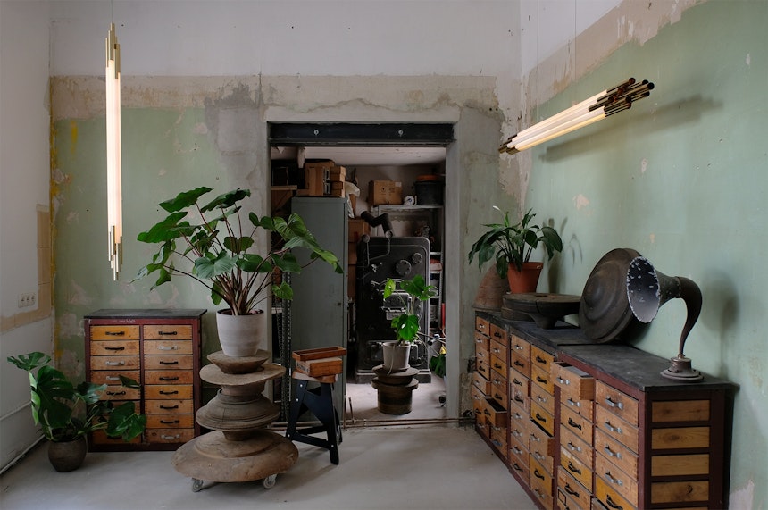 Org Pendant, Linear, Horizontal, 2000 L, Gold, LED, Triac Dim, IP20