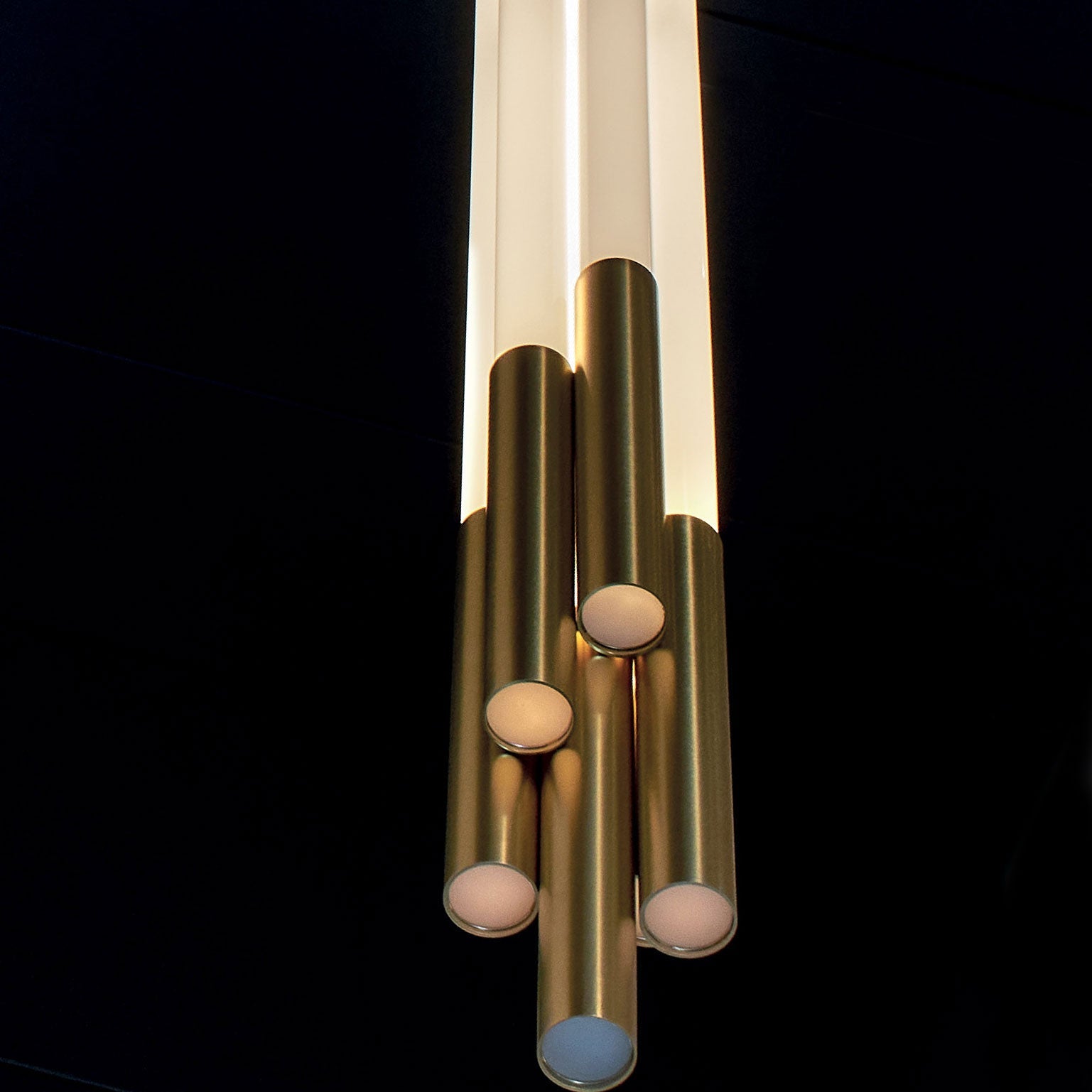 Org Pendant, Linear, Vertical, 1600 L, Gold, LED, Triac Dim, IP20