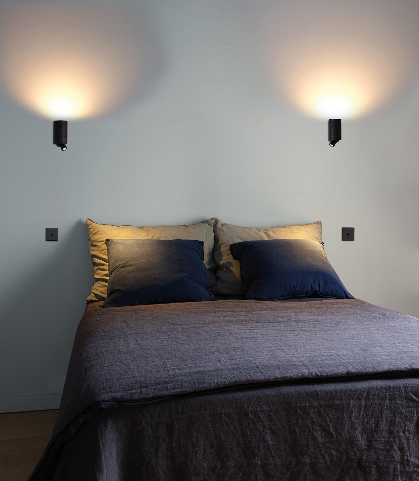 Vision Omni Adjustable Reading Wall, Black, LED, Thumbswitch Dim x2, IP20